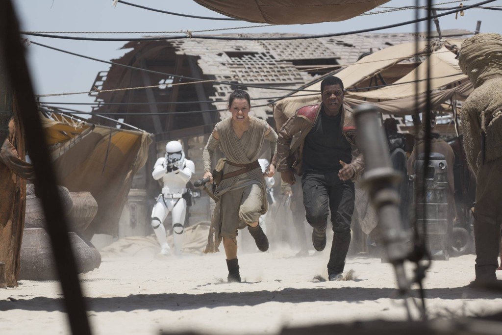 Rey and Finn on the Run